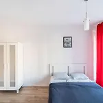Red Apartment Z Tarasem